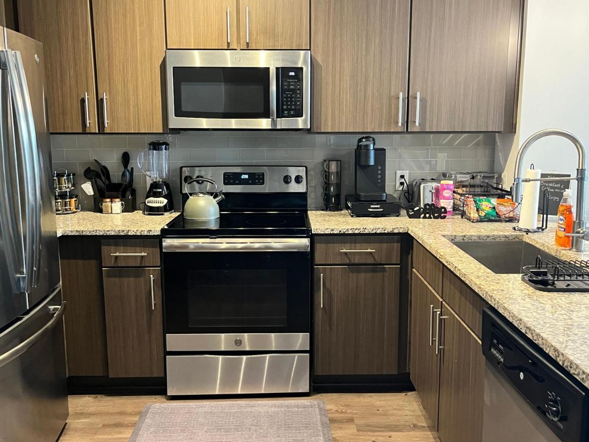 Comfy Abode Near Bush Airport Apartment Houston Exterior photo
