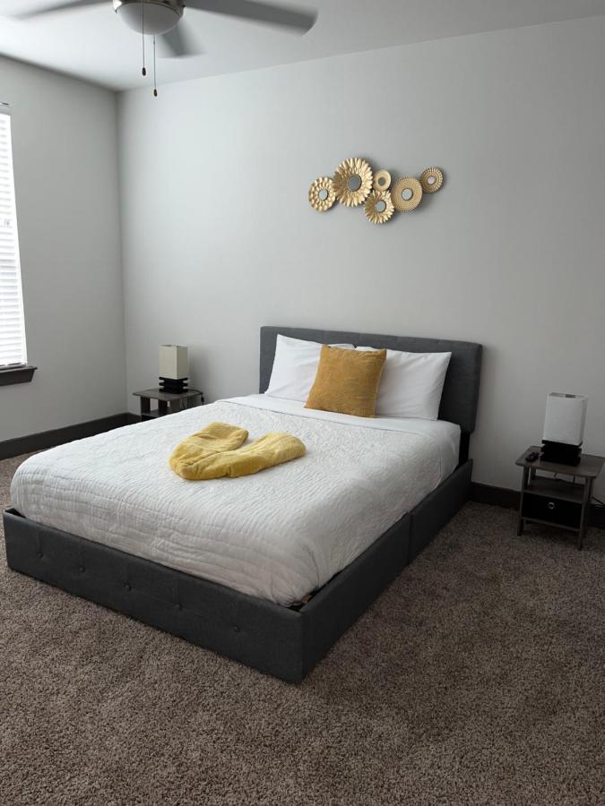 Comfy Abode Near Bush Airport Apartment Houston Exterior photo
